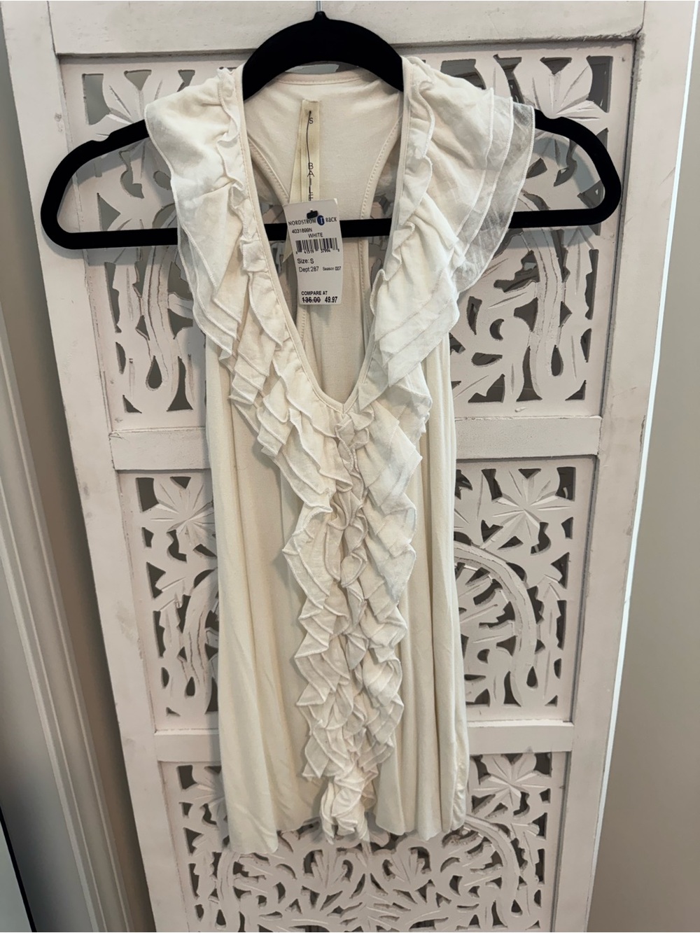 BNWT Bailey 44 Cream Ruffle V-Neck Sleeveless Tank